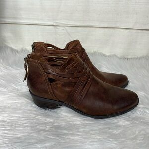 Baretraps  Goldie Women’s Brown Ankle Boots
